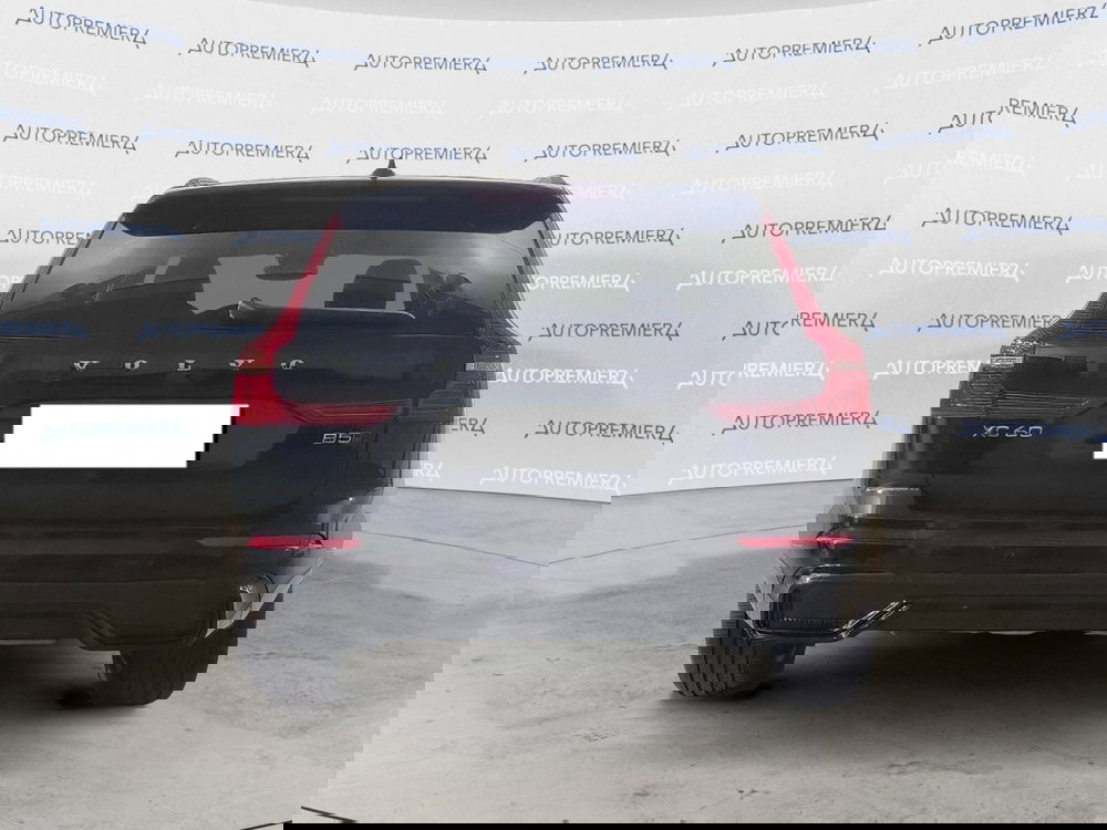 Volvo XC60 nuova a Como (4)