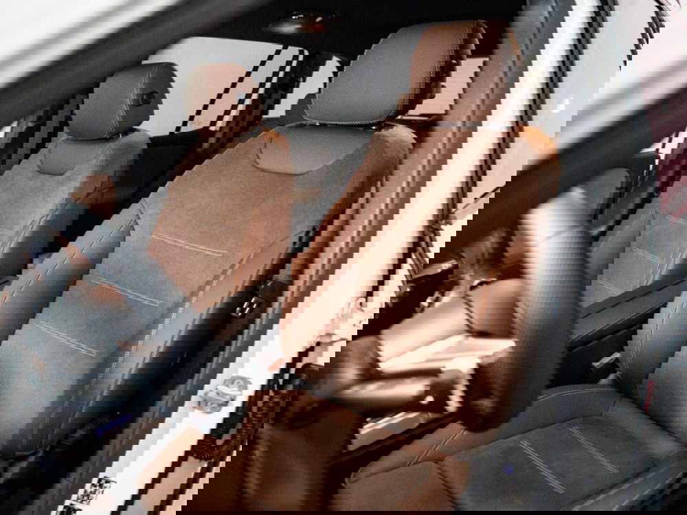 Mercedes-Benz GLB nuova a Macerata (11)