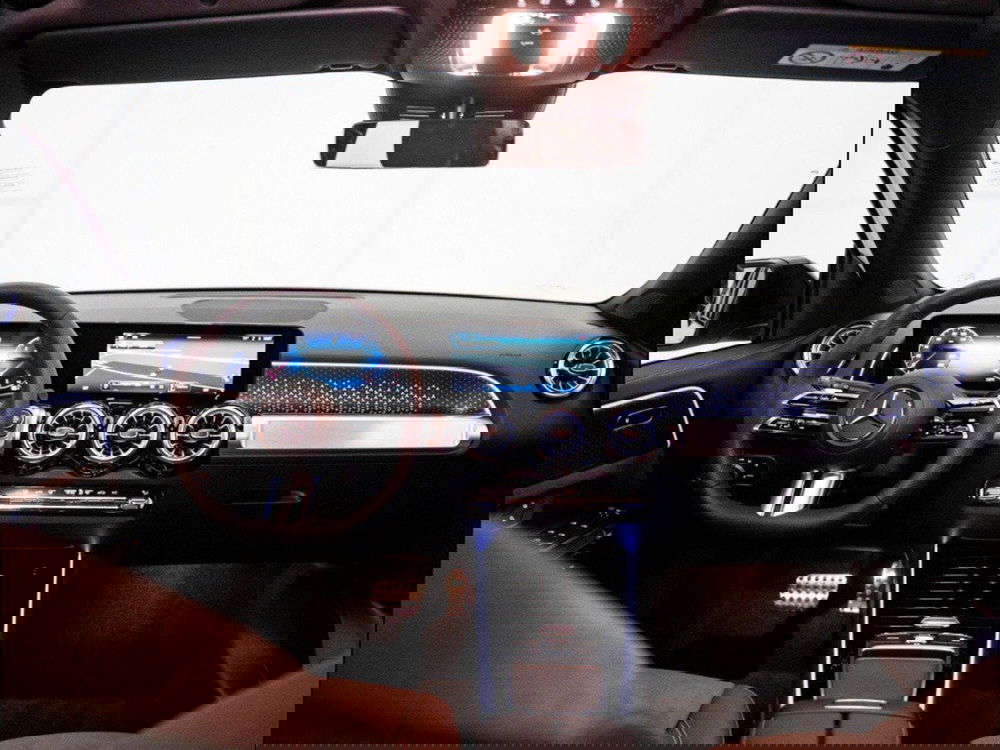 Mercedes-Benz GLB nuova a Macerata (15)