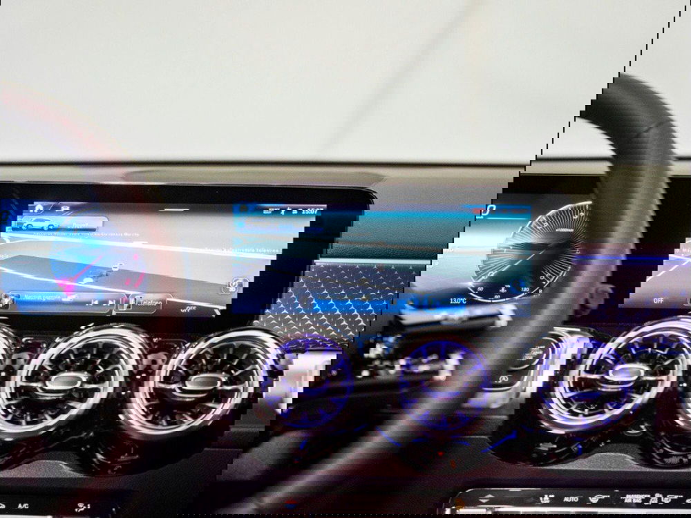 Mercedes-Benz GLB nuova a Macerata (20)