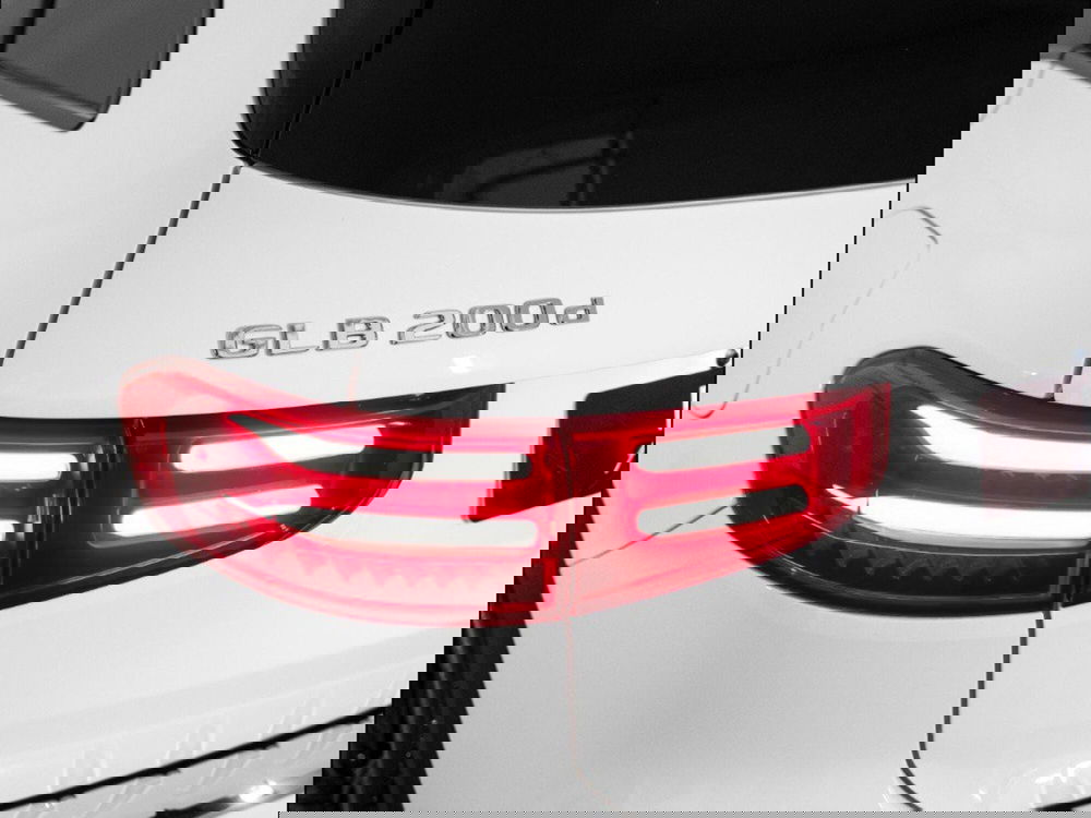 Mercedes-Benz GLB nuova a Macerata (8)