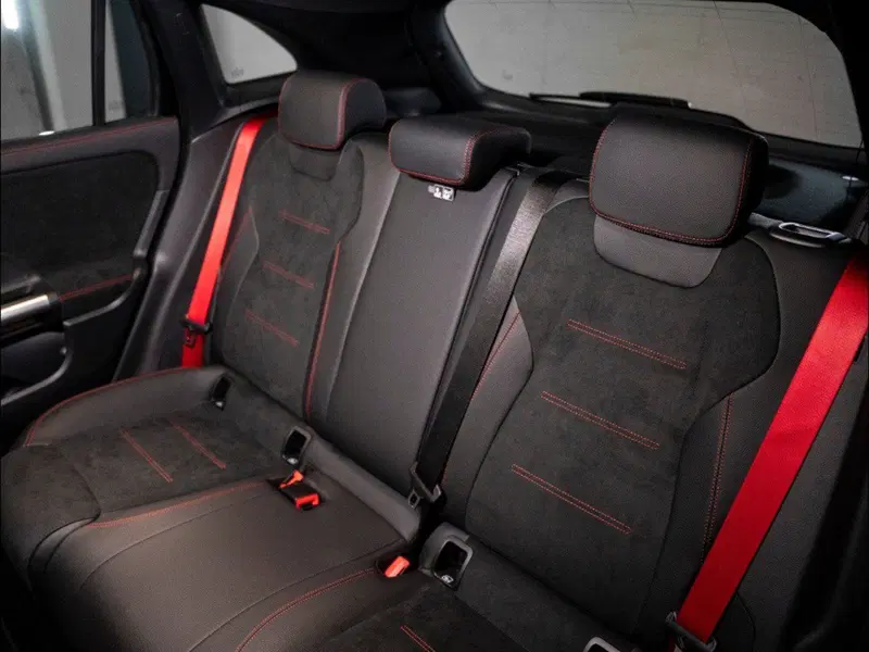 Mercedes-Benz GLA SUV nuova a Macerata (13)