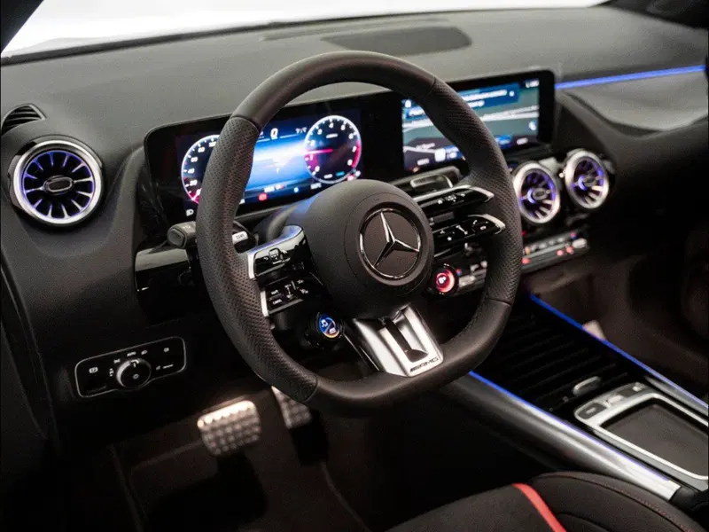 Mercedes-Benz GLA SUV nuova a Macerata (15)