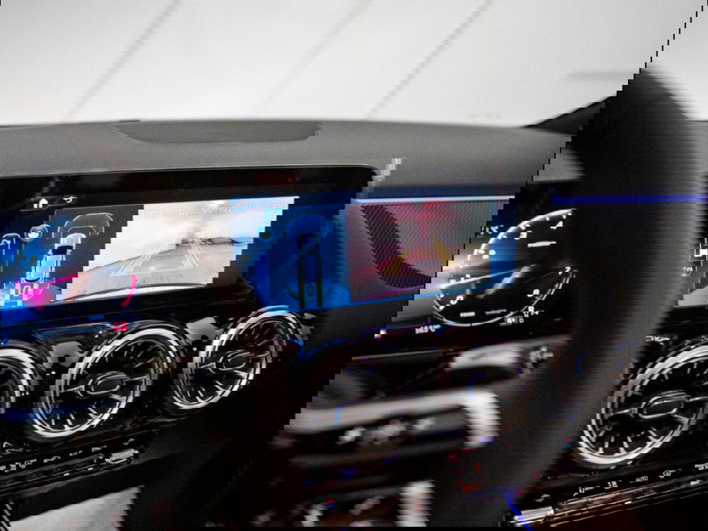 Mercedes-Benz GLA SUV nuova a Macerata (17)