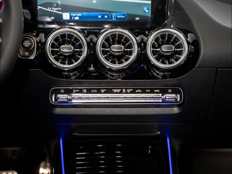 Mercedes-Benz GLA SUV nuova a Macerata (19)
