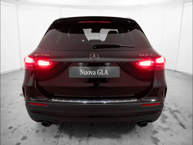 Mercedes-Benz GLA SUV nuova a Macerata (3)