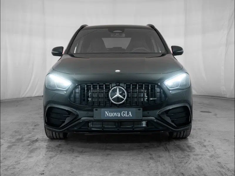 Mercedes-Benz GLA SUV nuova a Macerata (5)