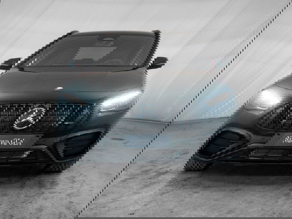 Mercedes-Benz GLA SUV nuova a Macerata (5)