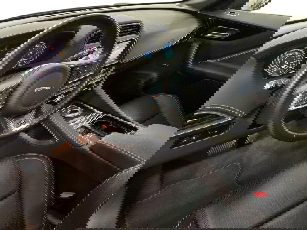 Jaguar F-Pace usata a Ancona (16)