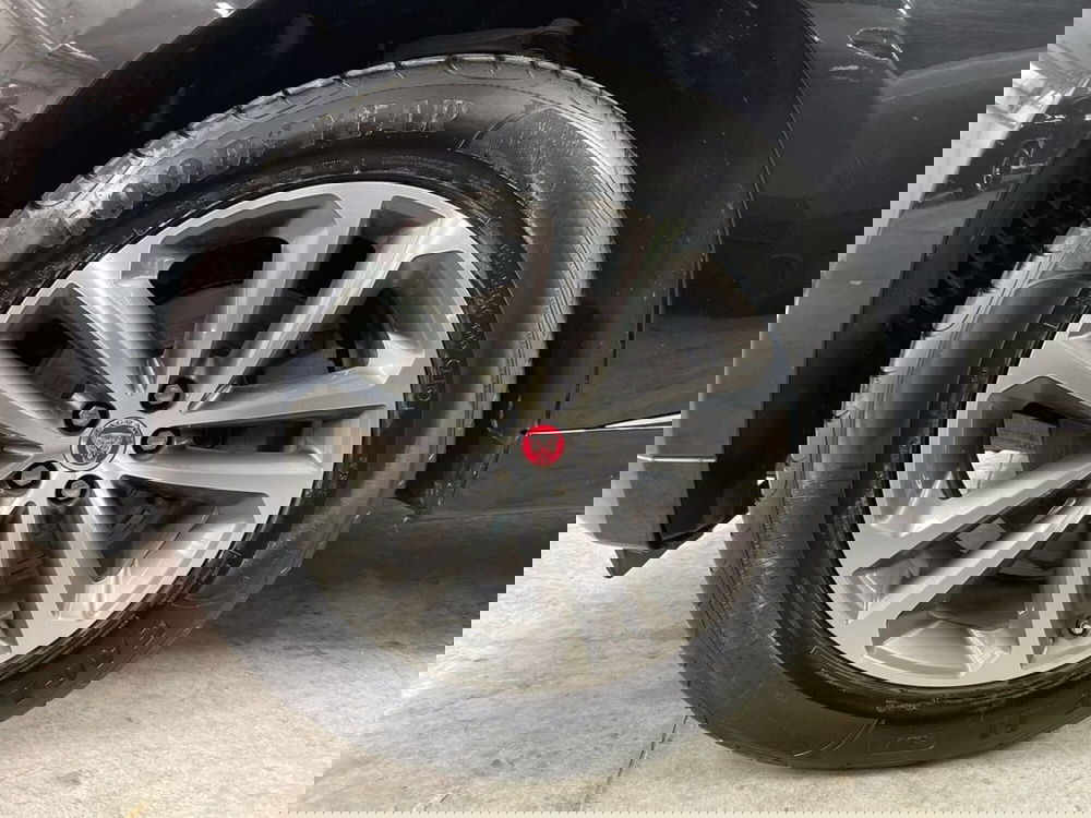 Jaguar F-Pace usata a Ancona (8)