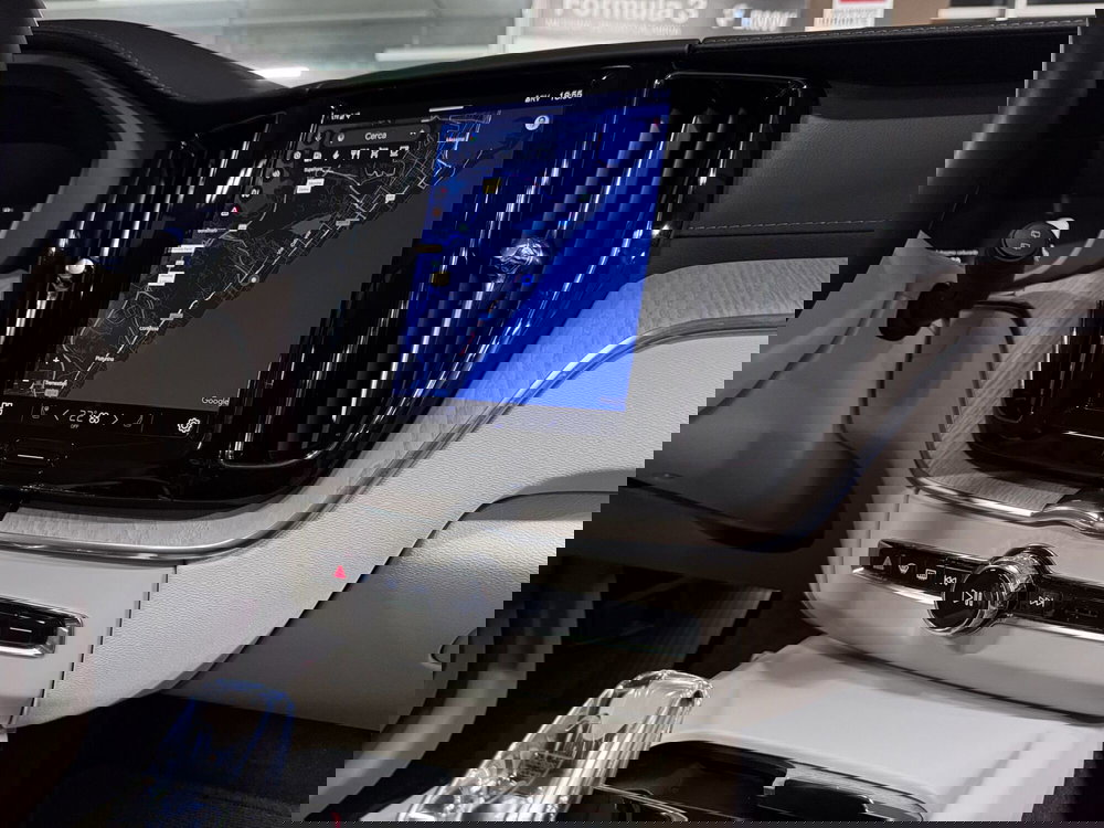 Volvo XC60 usata a Messina (13)