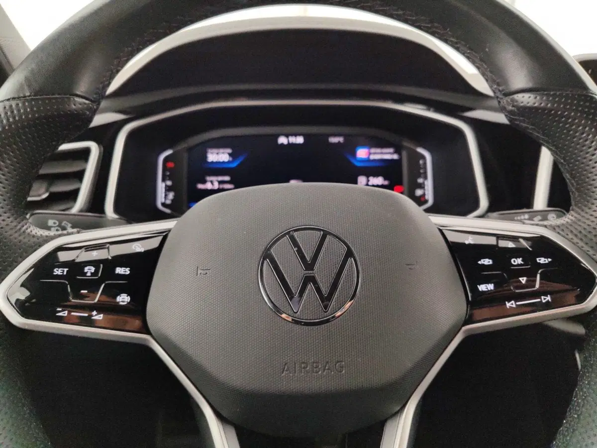 Volkswagen T-Roc usata a Massa-Carrara (13)