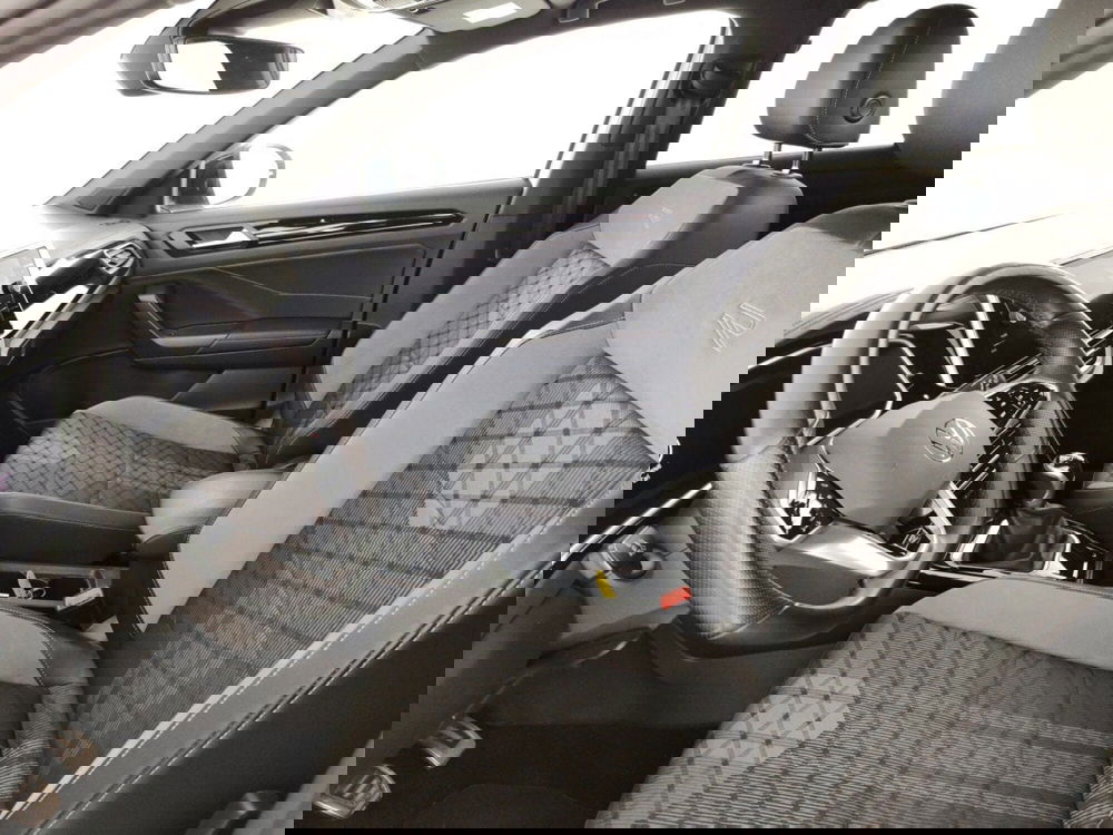 Volkswagen T-Roc usata a Massa-Carrara (7)