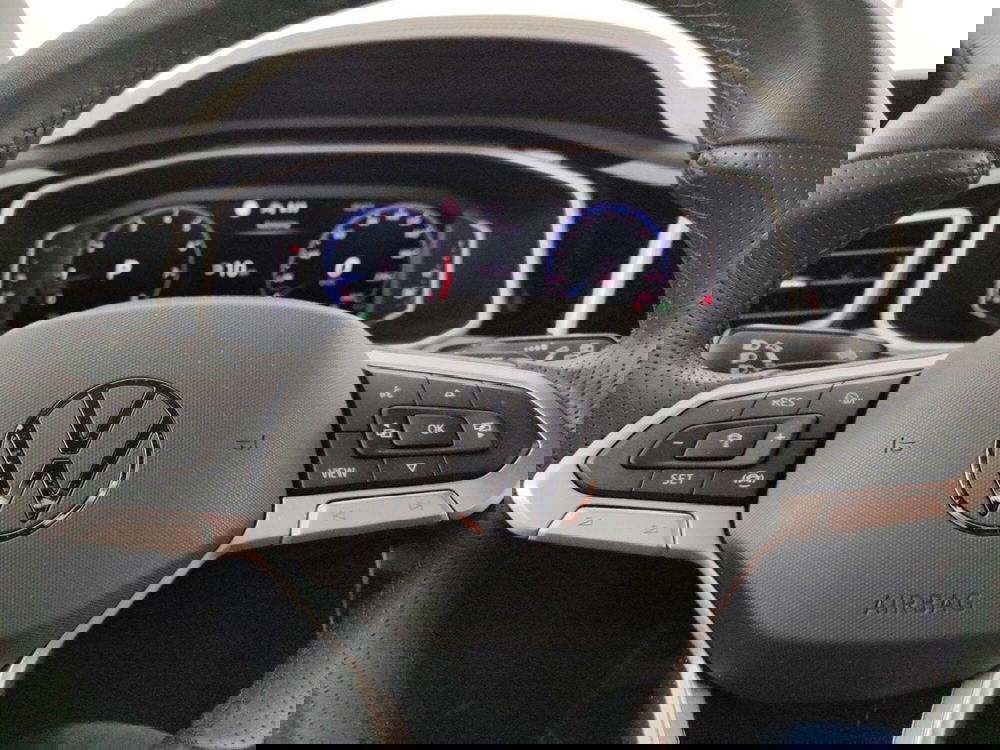 Volkswagen T-Roc usata a Massa-Carrara (13)