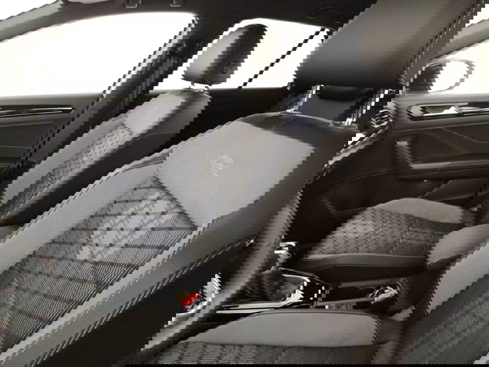 Volkswagen T-Roc usata a Massa-Carrara (9)