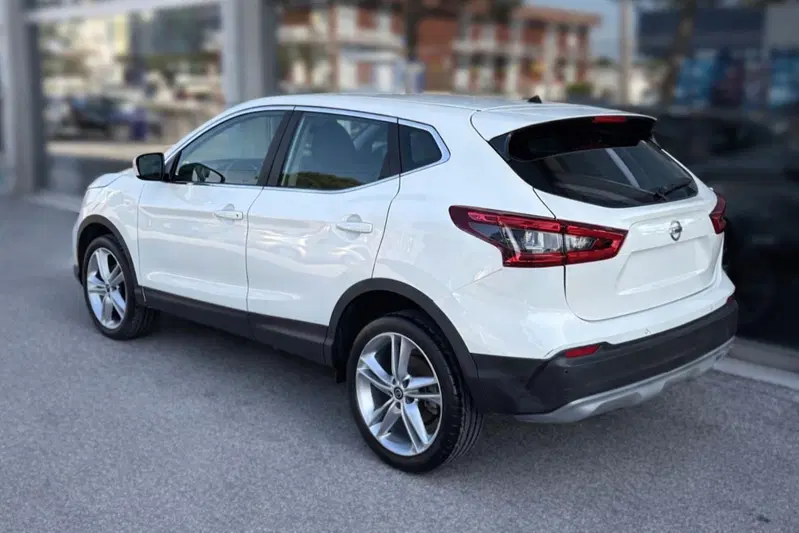 Nissan Qashqai usata a Rimini (3)