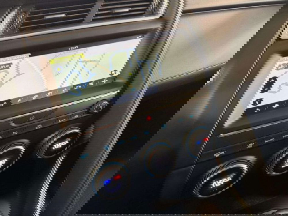 Jaguar E-Pace usata a Siena (14)