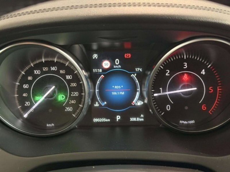 Jaguar E-Pace usata a Siena (16)