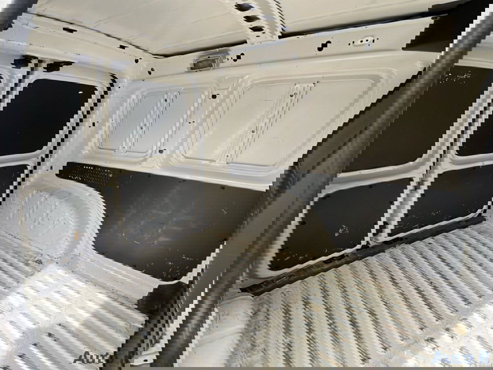 Volkswagen Veicoli Commerciali Caddy usata a Potenza (8)