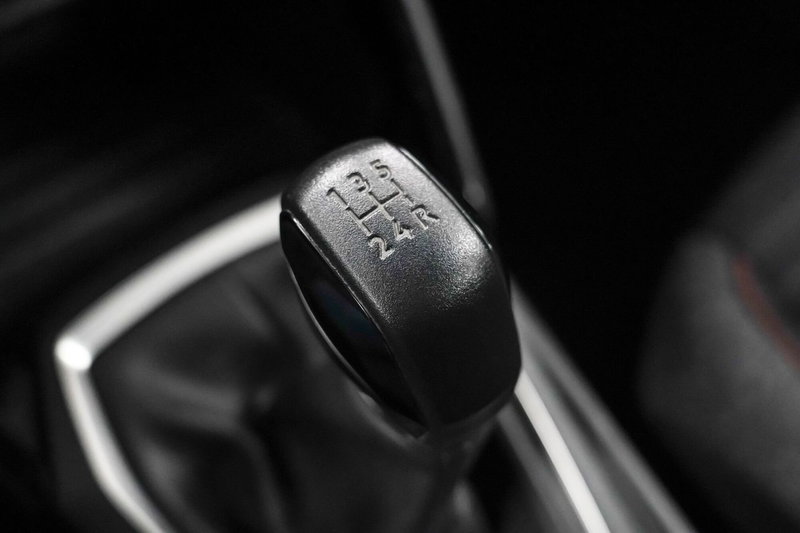 Peugeot 208 usata a Varese (18)