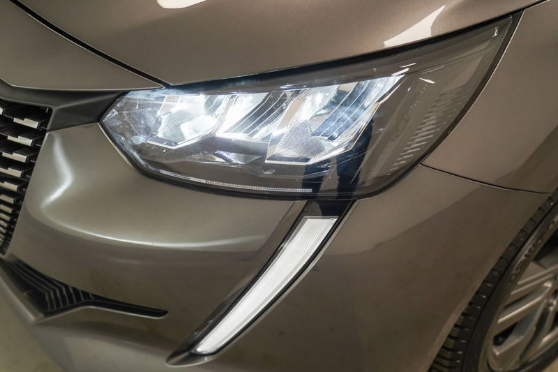 Peugeot 208 usata a Varese (7)