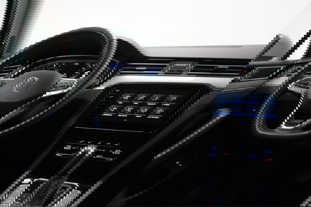 Volkswagen Passat Variant usata a Varese (11)