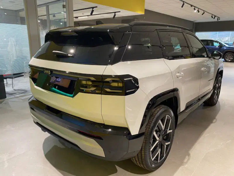 Jeep Compass nuova a Benevento (10)