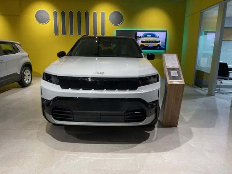 Jeep Compass nuova a Benevento (2)