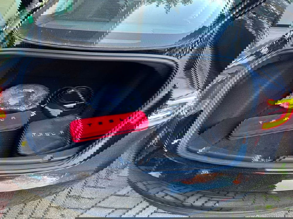 Tesla Model 3 usata a Salerno (13)
