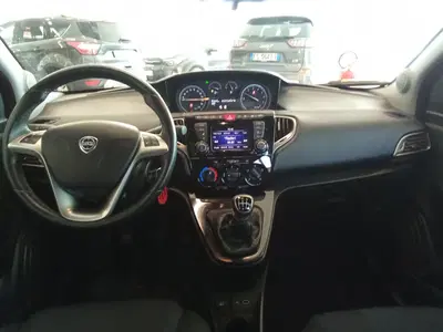 Lancia Ypsilon 1.0 FireFly 5 porte S&amp;S Hybrid Gold Plus del 2021 usata a Rimini