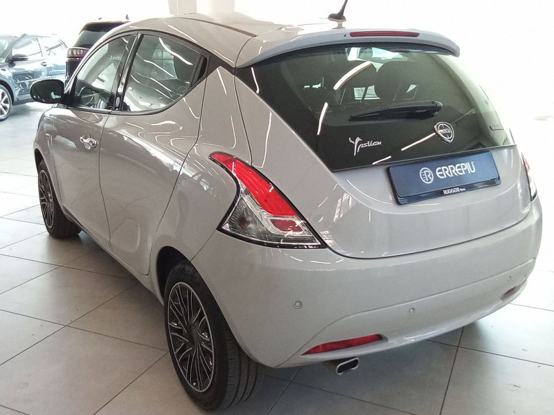 Lancia Ypsilon usata a Rimini (12)