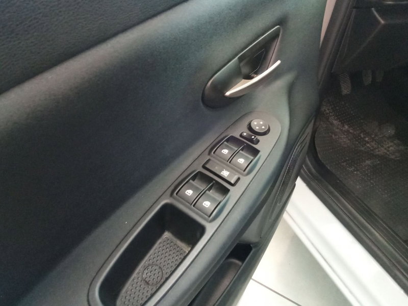 Lancia Ypsilon usata a Rimini (8)