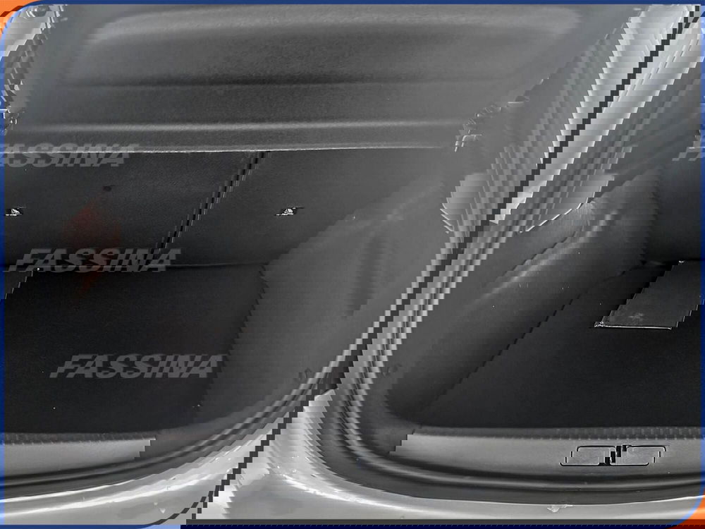 Peugeot 208 nuova a Milano (11)