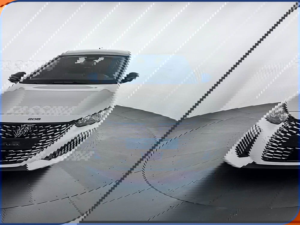 Peugeot 208 nuova a Milano (2)