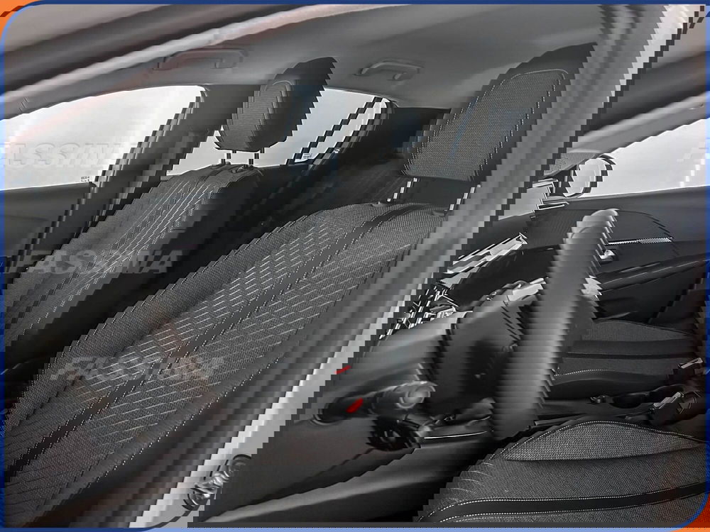 Peugeot 208 nuova a Milano (8)