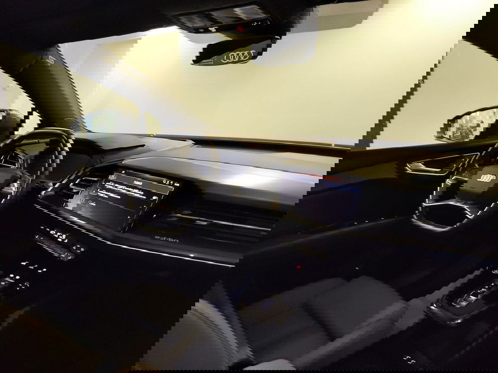 Audi Q4 Sportback usata a Modena (7)