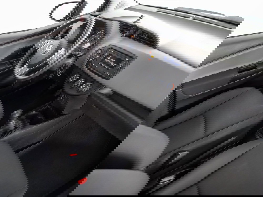 Toyota Yaris usata a Barletta-Andria-Trani (6)