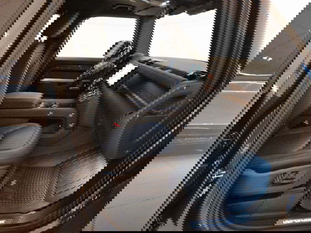 Land Rover Defender usata a Modena (12)