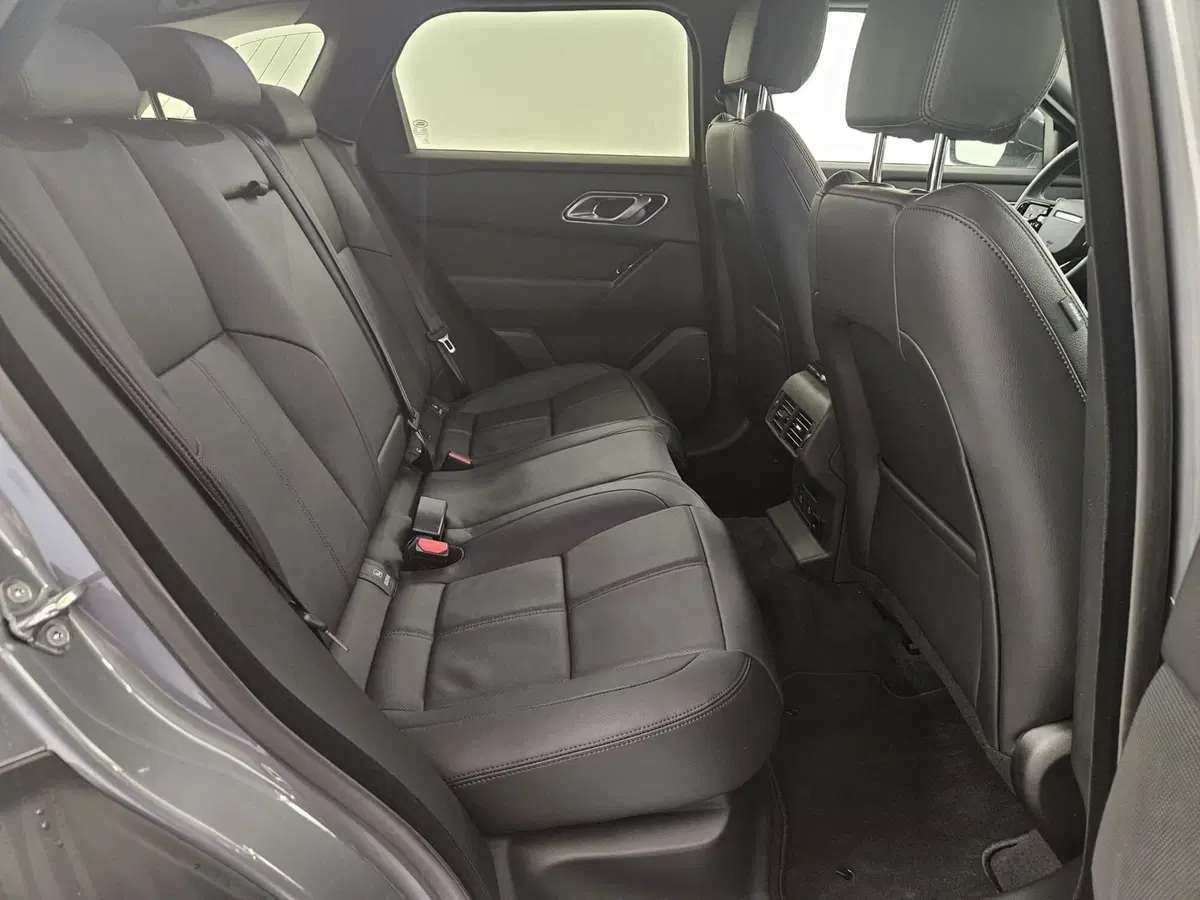 Land Rover Range Rover Velar nuova a Bergamo (5)