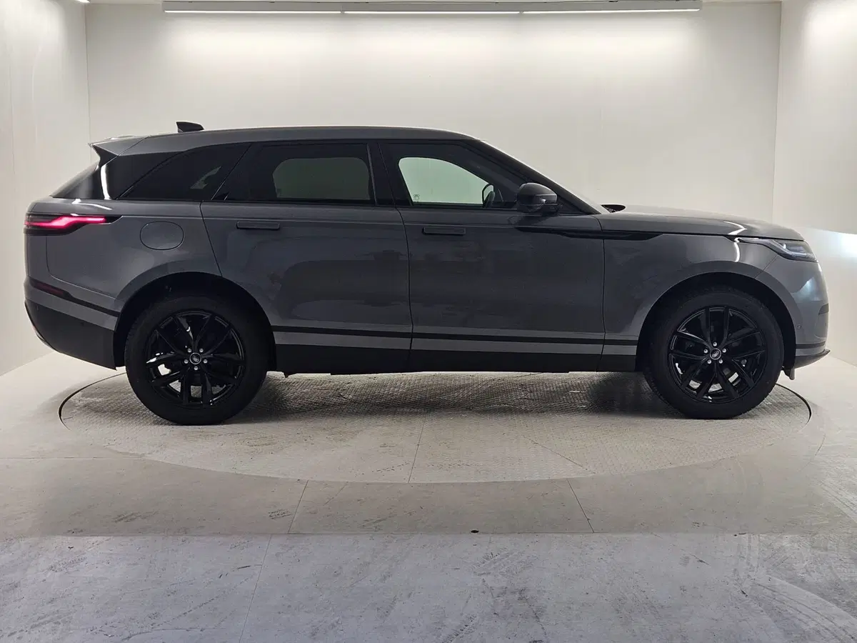 Land Rover Range Rover Velar nuova a Bergamo (6)