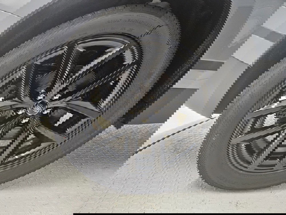 Land Rover Range Rover Velar nuova a Bergamo (9)