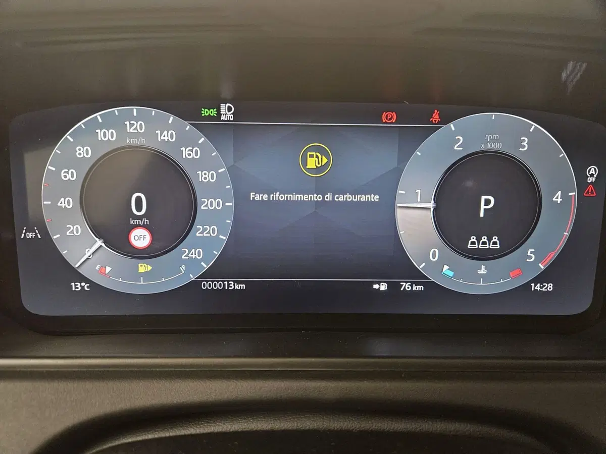 Land Rover Range Rover Velar nuova a Bergamo (10)