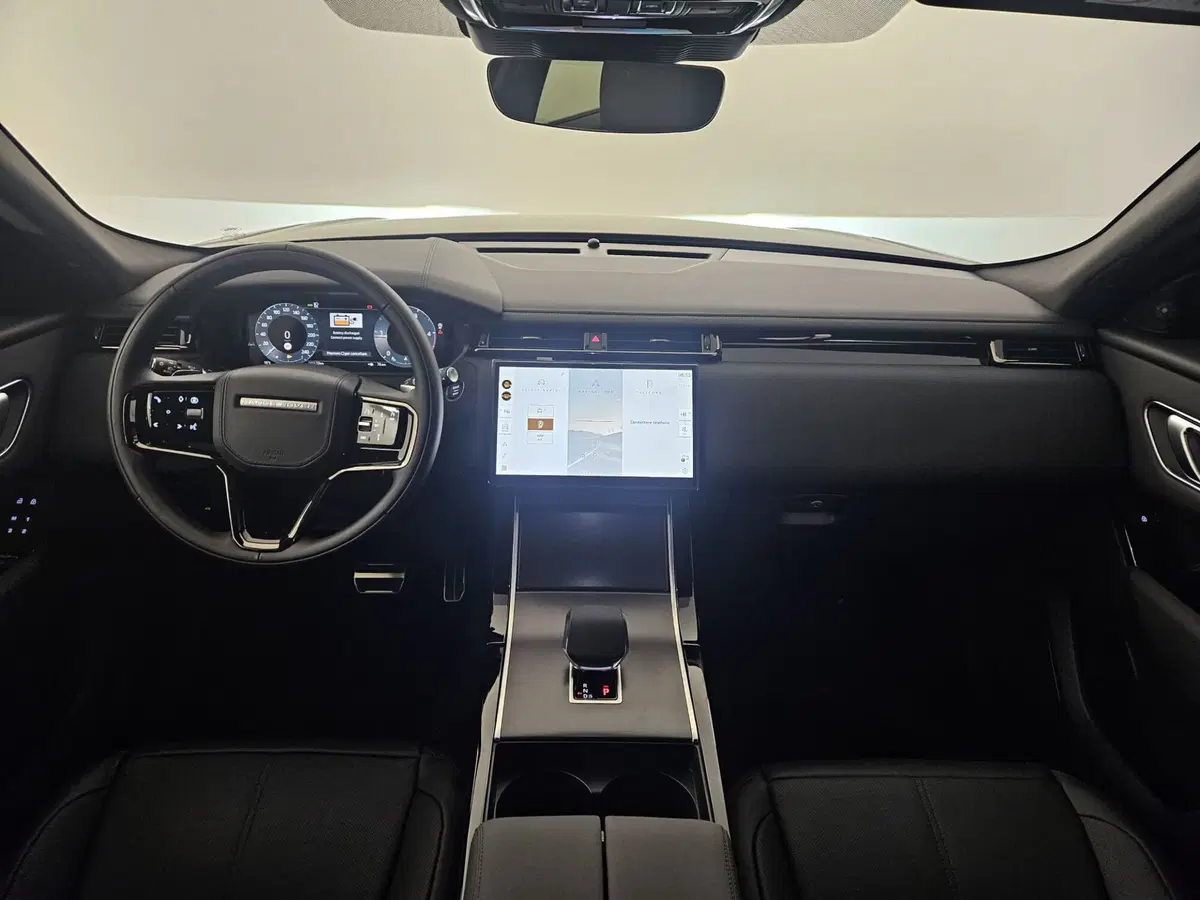 Land Rover Range Rover Velar nuova a Bergamo (4)