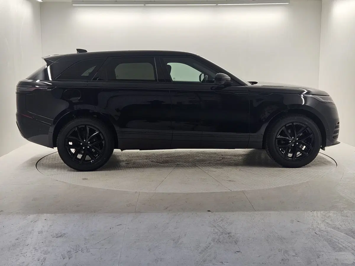 Land Rover Range Rover Velar nuova a Bergamo (6)