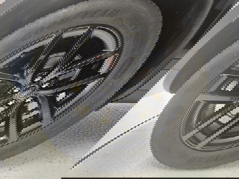 Land Rover Range Rover Velar nuova a Bergamo (9)