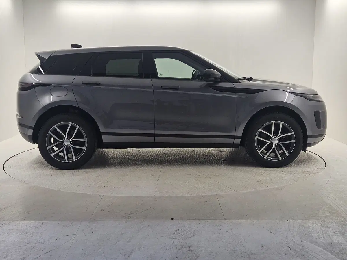 Land Rover Range Rover Evoque nuova a Bergamo (6)