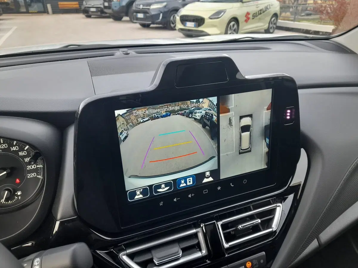 Suzuki S-Cross nuova a Chieti (8)