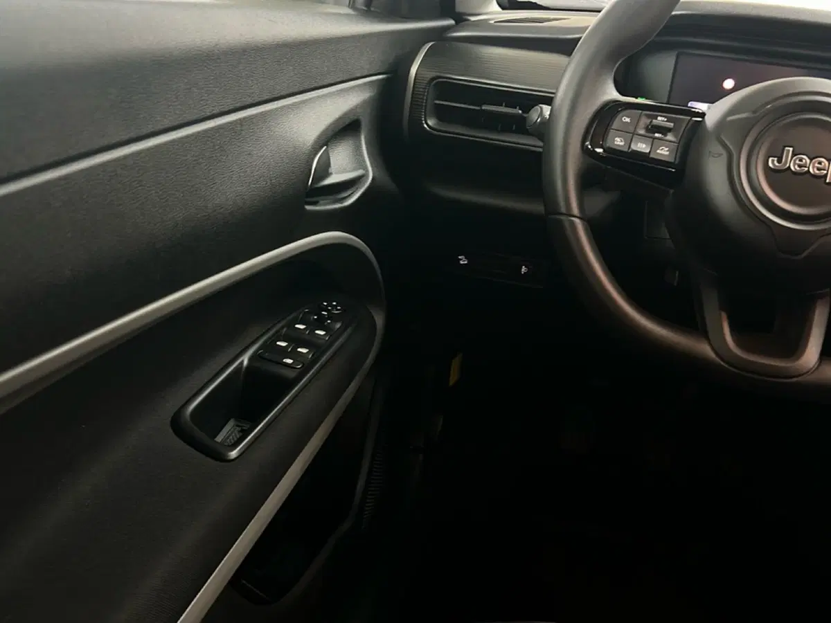 Jeep Avenger usata a Roma (13)