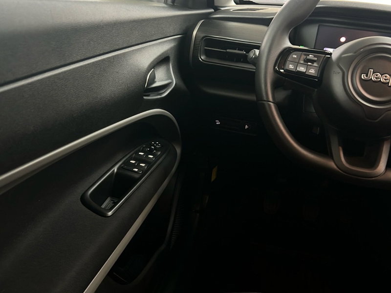 Jeep Avenger usata a Roma (13)
