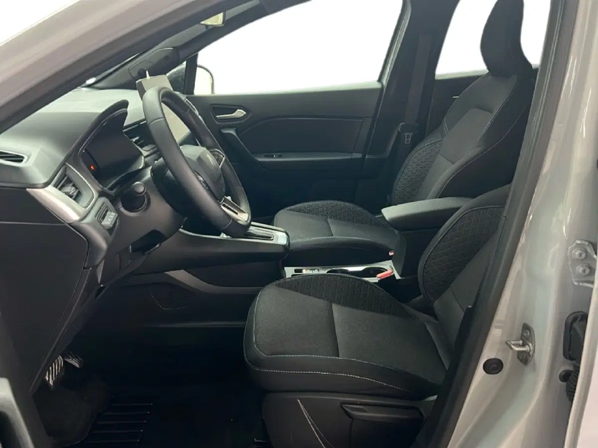 Renault Symbioz usata a Roma (14)